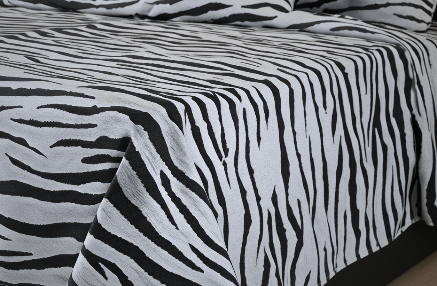 Set Lenjerie de Pat de Lux din Bumbac Ranforce | Tiger Gray, King Size, 4 Piese – Model Tigru